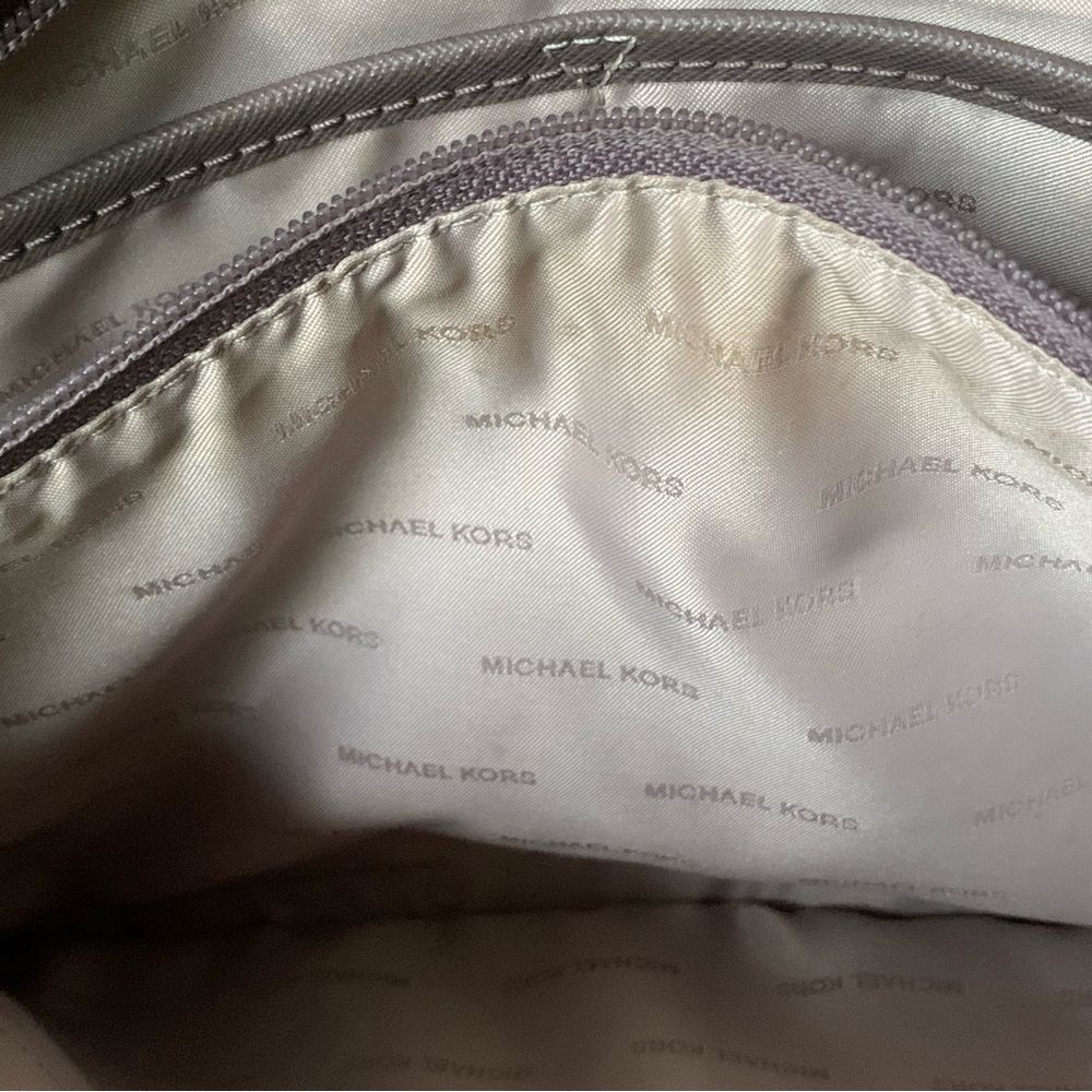 Michael Kors Jet Set Medium Purse Tote - Picture 8 of 9